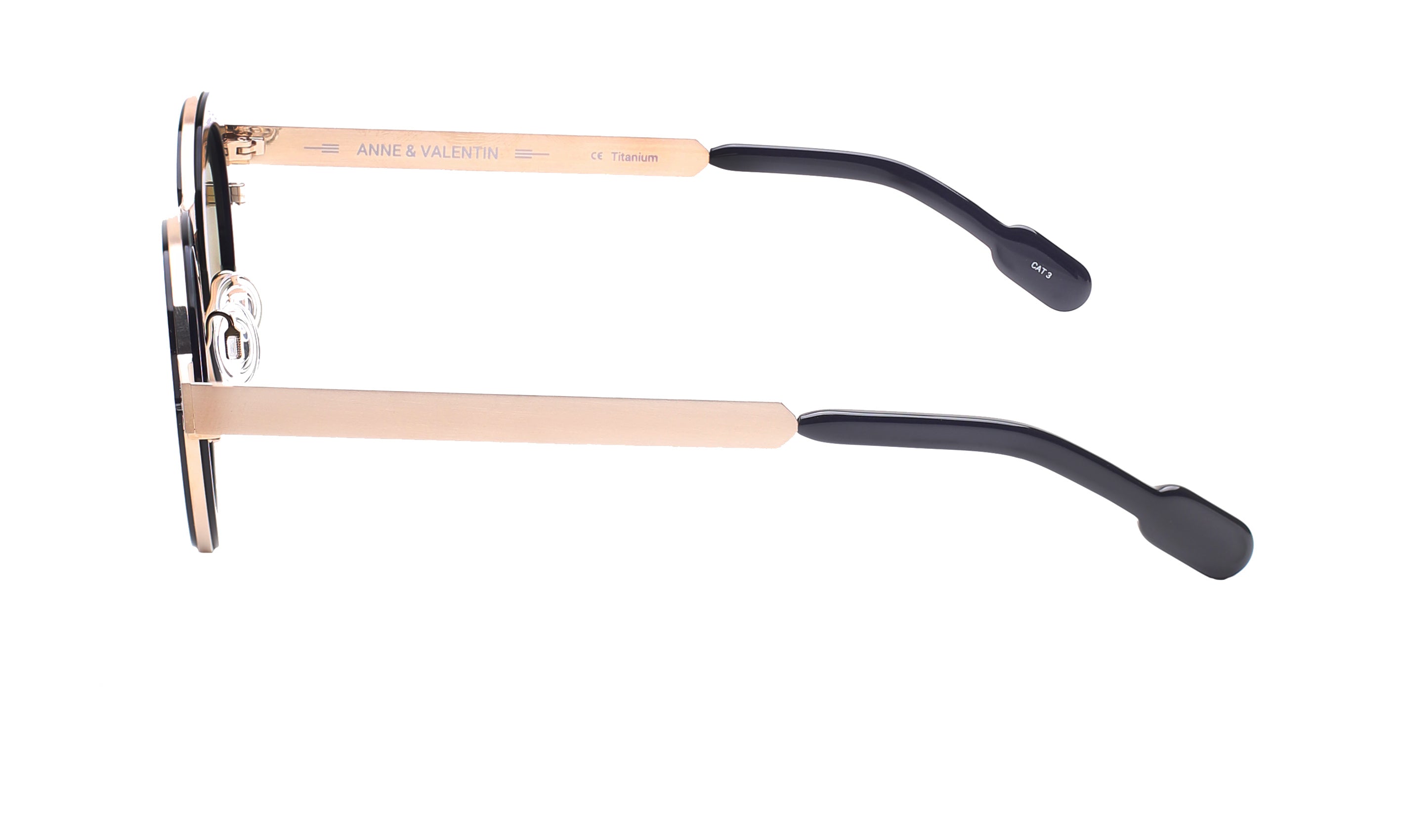 Anne Et Valentin Smiler 24d08 Lateral